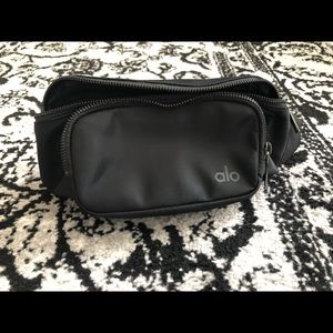 Alo Yoga Explorer Fanny Pack
